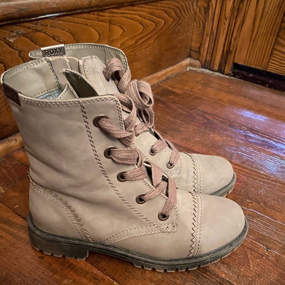 ROXY Addie Lace-Up Boots